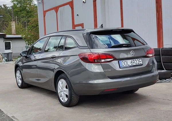 Renault Megane cena 39900 przebieg: 153900, rok produkcji 2016 z Tuliszków małe 466